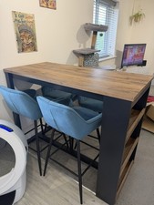 Next Bronks Breakfast Bar